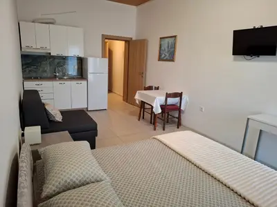 Ferienwohnung für 3 Personen (29 m²) in Lokva Rogoznica 4/10