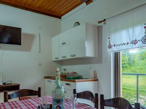 23768209-Ferienwohnung-4-Lokve-300x225-3