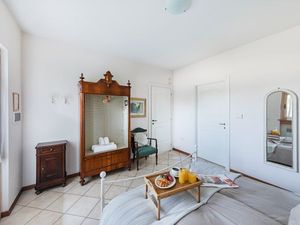 23426575-Ferienwohnung-4-Lonato-300x225-5