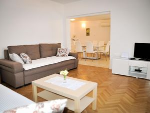 22434411-Ferienwohnung-2-Lopar-300x225-4