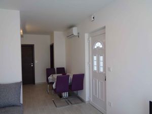 23768497-Ferienwohnung-4-Lopar-300x225-5