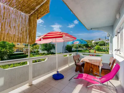 Ferienwohnung für 8 Personen (120 m²) in Lopar 2/10