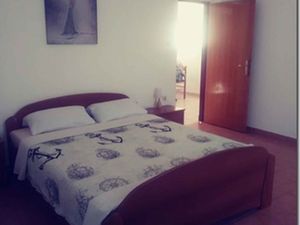 23773967-Ferienwohnung-4-Lopar-300x225-3