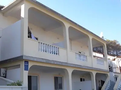 Ferienwohnung für 3 Personen (45 m²) in Lopar 8/10