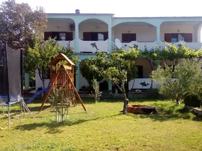 Ferienwohnung für 4 Personen (52 m²) in Lopar 1/10