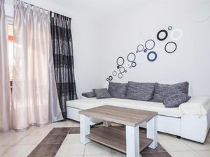 22309029-Ferienwohnung-4-Lopar-300x225-1