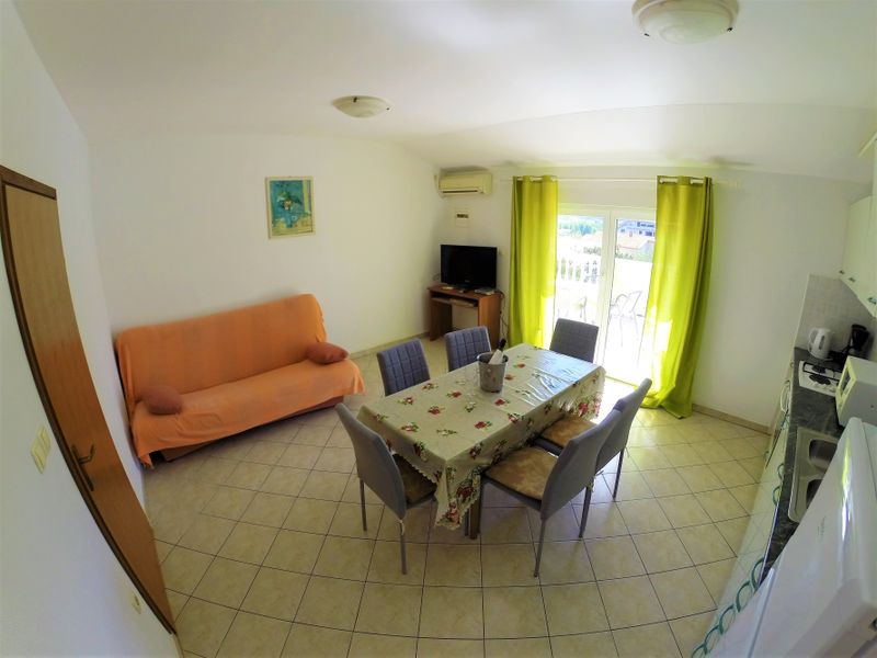 23386004-Ferienwohnung-5-Lopar-800x600-1