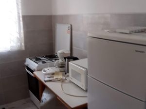 23964612-Ferienwohnung-8-Lopar-300x225-4