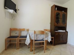 Ferienwohnung mit Schlafzimmer (30 m²) in Lopar
