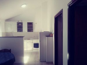 19285361-Ferienwohnung-5-Lopar-300x225-5