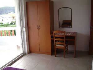 19285807-Ferienwohnung-0-Lopar-300x225-3