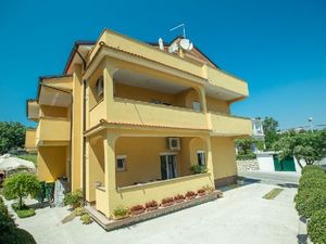 21748499-Ferienwohnung-0-Lopar-300x225-0