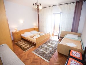 21748509-Ferienwohnung-0-Lopar-300x225-5