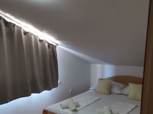 Ferienwohnung mit Schlafzimmer (100 m²) in Lopar