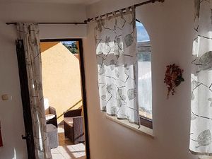 22232875-Ferienwohnung-5-Lopar-300x225-5