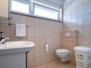 22330923-Ferienwohnung-6-Lopar-300x225-1