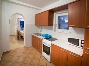 23345887-Ferienwohnung-9-Lopar-300x225-5