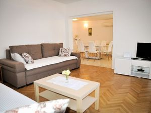 23564863-Ferienwohnung-0-Lopar-300x225-5