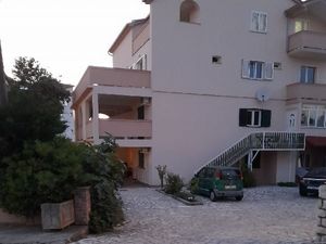 23564863-Ferienwohnung-0-Lopar-300x225-2