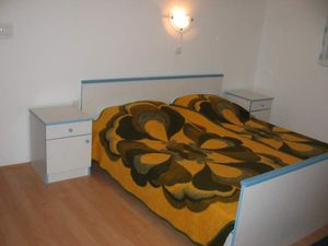 23932095-Ferienwohnung-4-Lopar-300x225-3