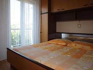 23932485-Ferienwohnung-4-Lopar-300x225-2