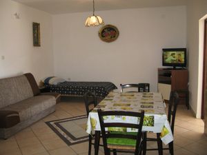 23932975-Ferienwohnung-4-Lopar-300x225-5