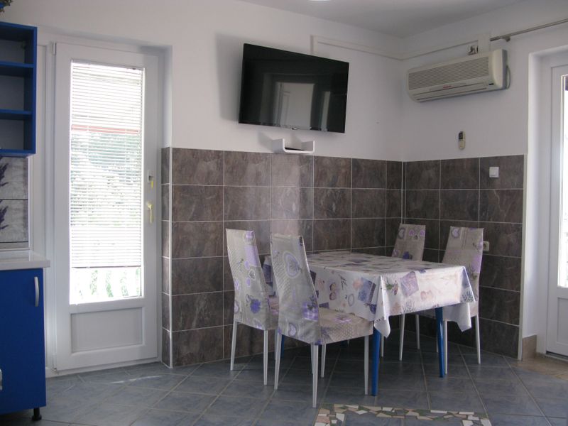 23932978-Ferienwohnung-4-Lopar-800x600-1