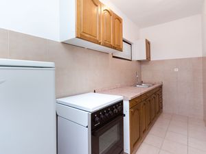 23946678-Ferienwohnung-5-Lopar-300x225-5