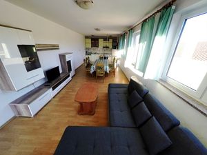 Ferienwohnung für 8 Personen (82 m²) in Lopar