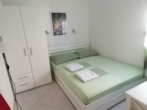 19129102-Ferienwohnung-3-Lopar-300x225-4