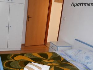 19367885-Ferienwohnung-4-Lopar-300x225-4