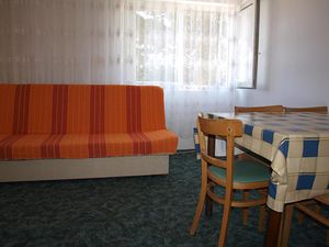 21720423-Ferienwohnung-6-Lopar-300x225-1