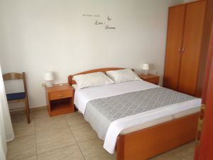 22129615-Ferienwohnung-4-Lopar-300x225-5