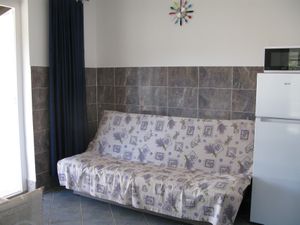 22313927-Ferienwohnung-4-Lopar-300x225-3