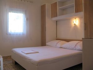 22313927-Ferienwohnung-4-Lopar-300x225-5