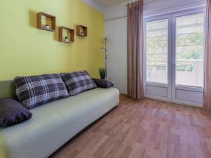 22669879-Ferienwohnung-4-Lopar-300x225-3