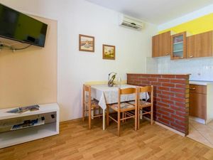 22669879-Ferienwohnung-4-Lopar-300x225-4