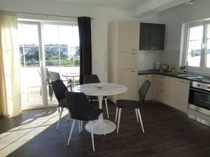 23179951-Ferienwohnung-3-Lopar-300x225-1