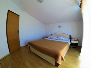 23386004-Ferienwohnung-5-Lopar-300x225-3