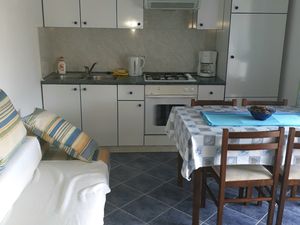 23439529-Ferienwohnung-6-Lopar-300x225-2