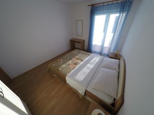 23562538-Ferienwohnung-8-Lopar-300x225-4