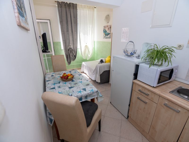 23670641-Ferienwohnung-3-Lopar-800x600-2