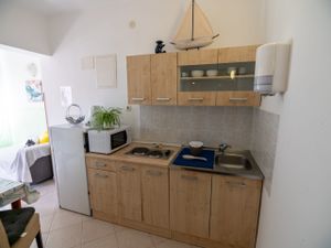 23670641-Ferienwohnung-3-Lopar-300x225-3