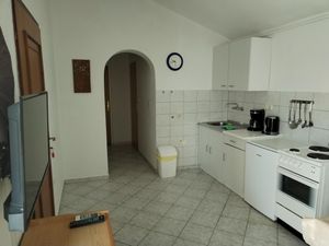 23695188-Ferienwohnung-2-Lopar-300x225-1