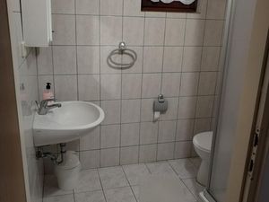 23695188-Ferienwohnung-2-Lopar-300x225-4