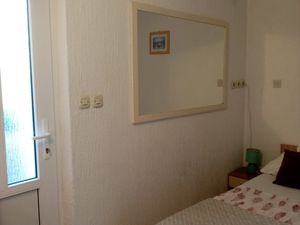 23696539-Ferienwohnung-4-Lopar-300x225-4