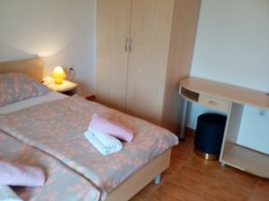 23696538-Ferienwohnung-3-Lopar-300x225-2