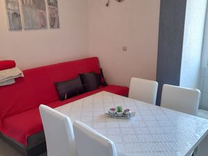 23876958-Ferienwohnung-3-Lopar-300x225-1