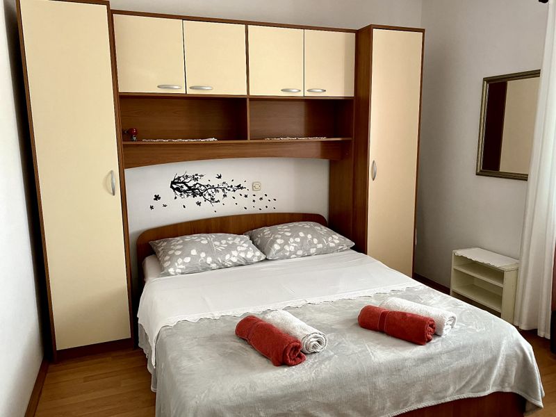 23876954-Ferienwohnung-6-Lopar-800x600-0