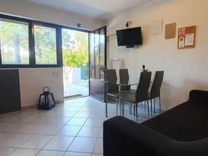 23924602-Ferienwohnung-3-Lopar-300x225-2